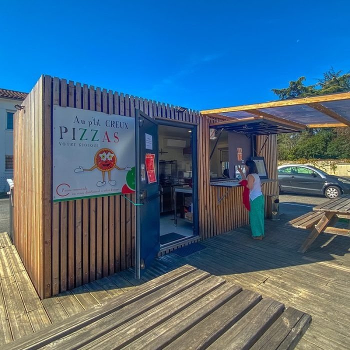 Container snack & restaurant